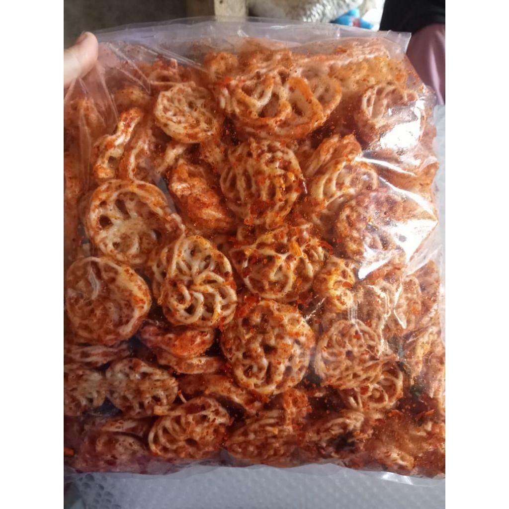 

1kg seblak bantat kerupuk pedo atau kerupuk mawar rasa pedas daun jeruk