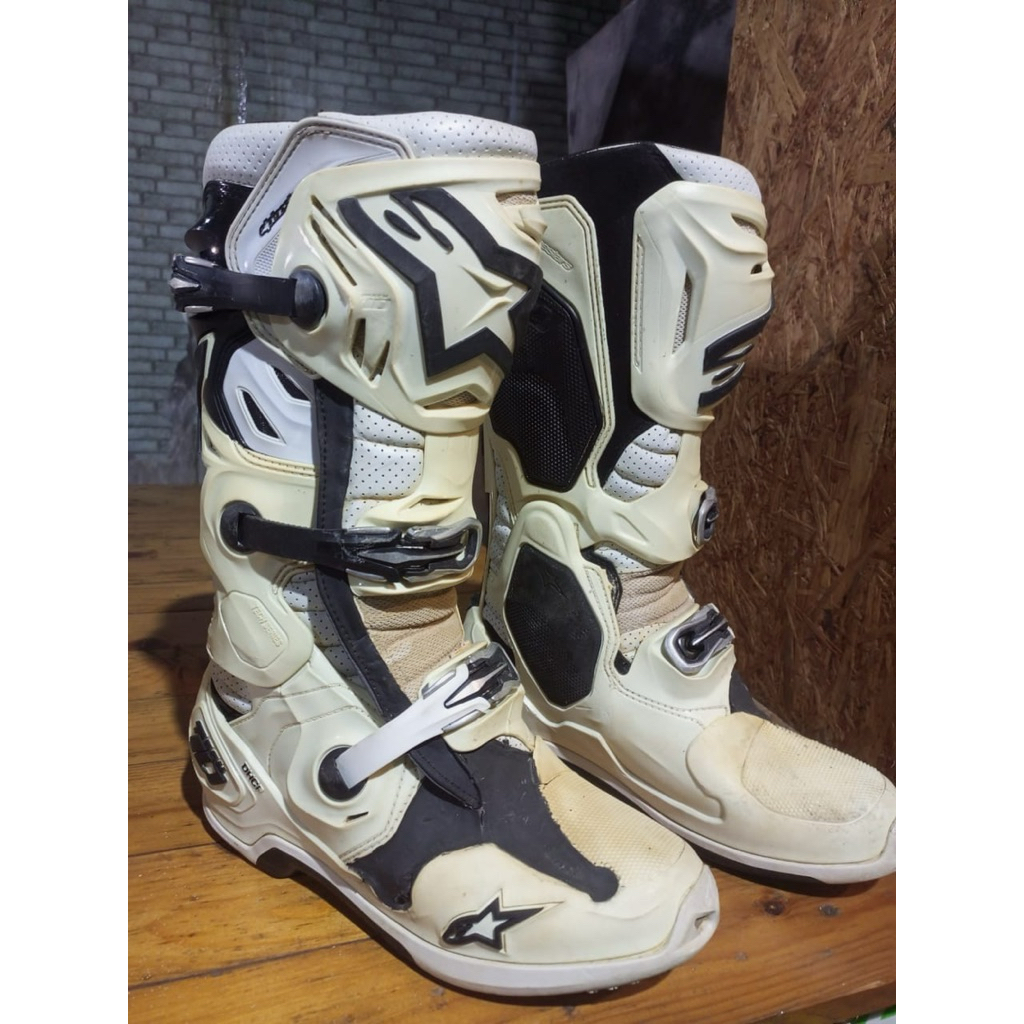 Alpinestars tech 10 supervented