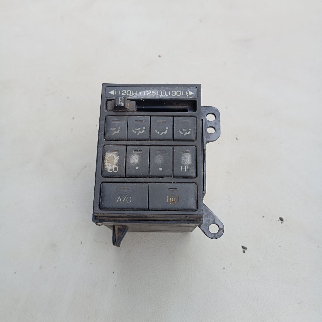 Tombol ac Toyota crown royal saloon