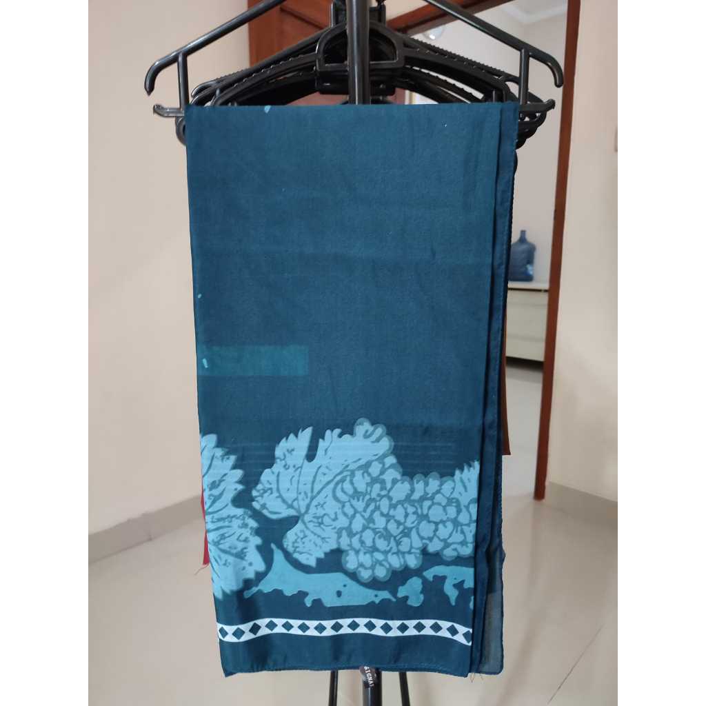 PL JILBAB MOTIF SEGI EMPAT WARNA HIJAU BOTOL