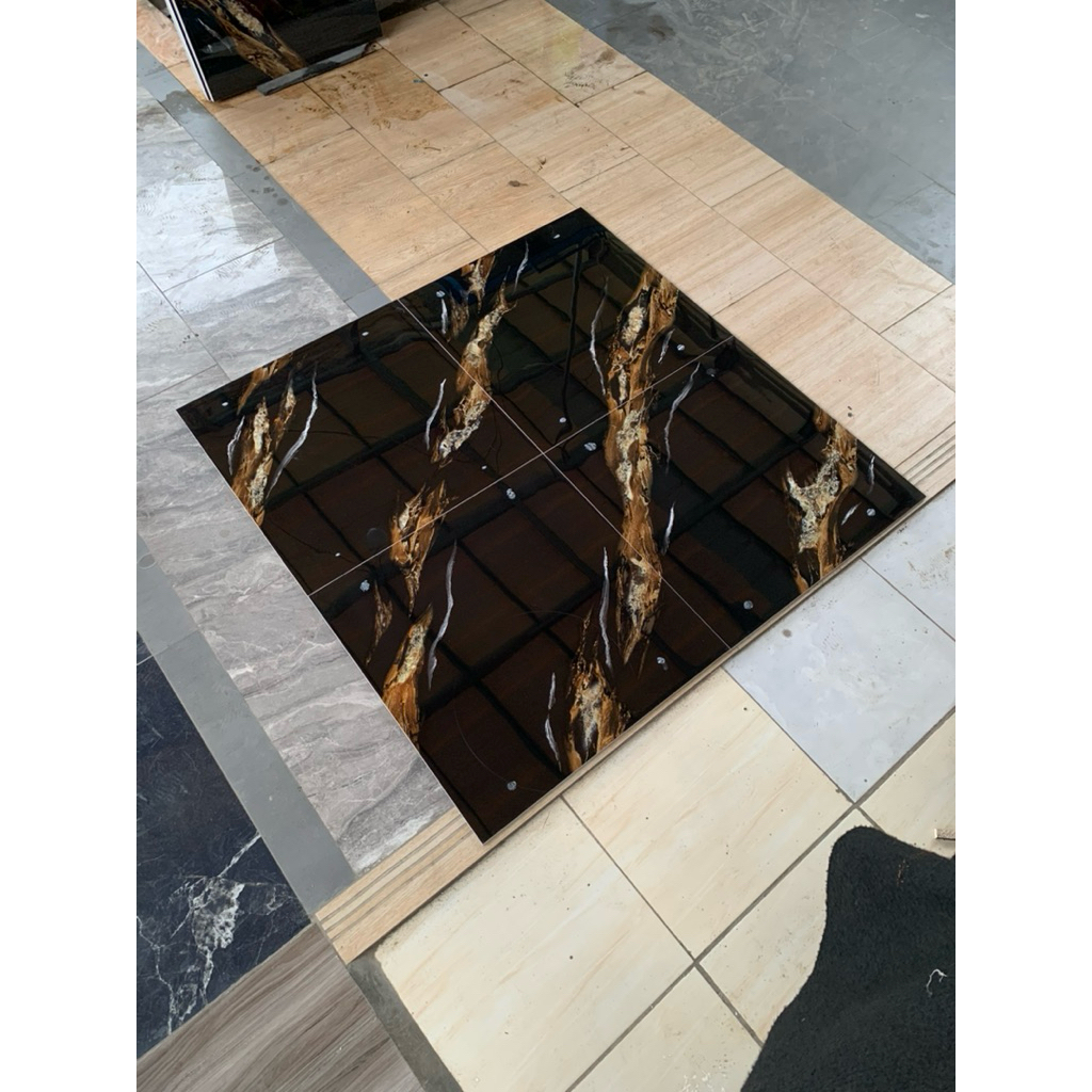 Granite lantai Arna 60x60cm Devany black gold