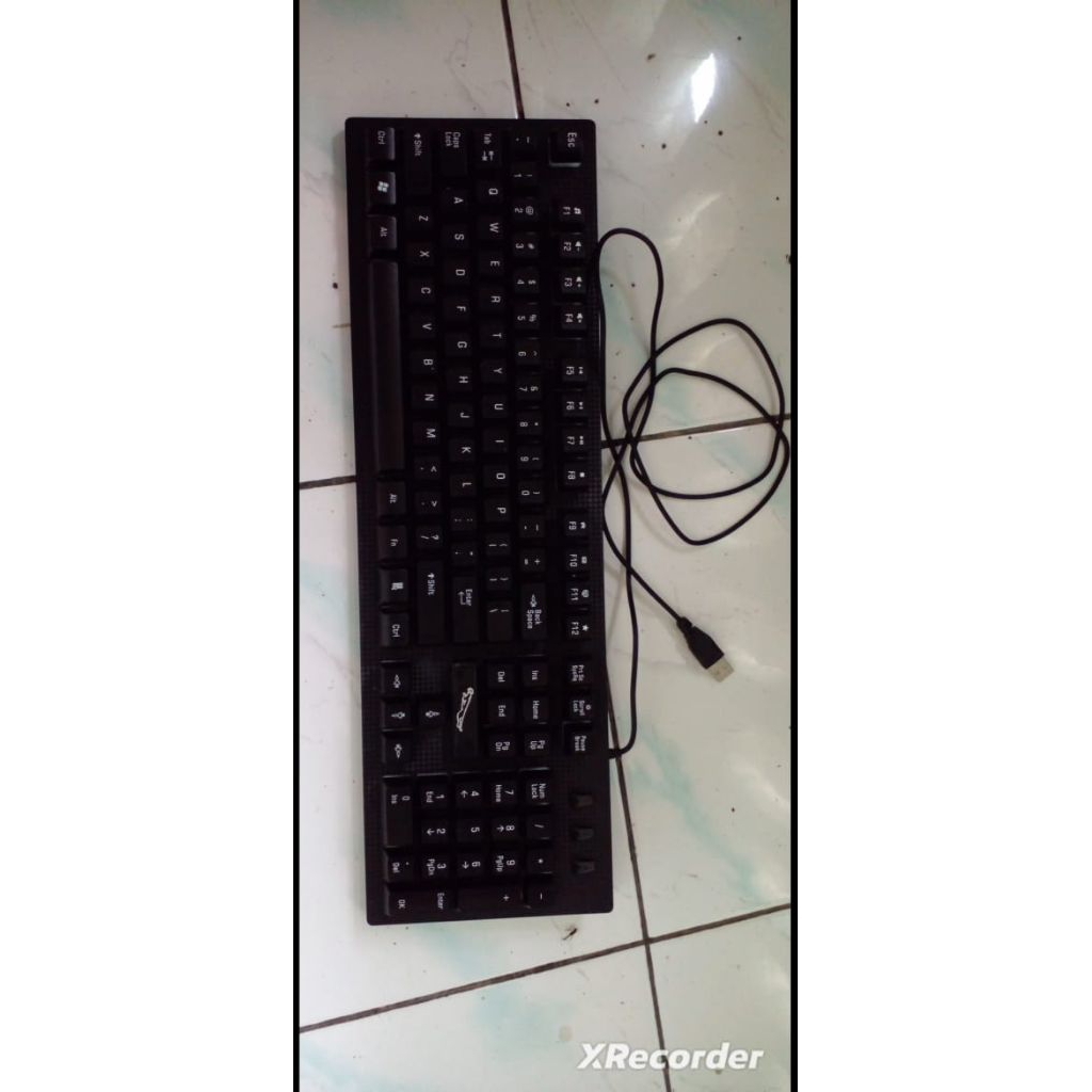 Keyboard gaming bekas pribadi