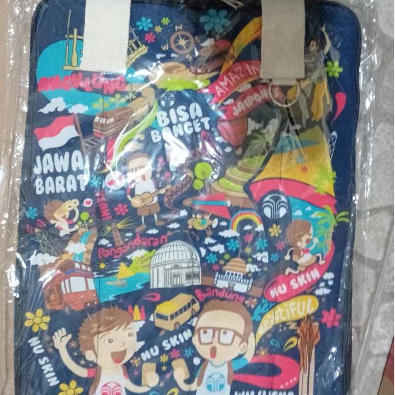 

READY STOCK TAS PELINDUNG LAPTOP GAMBAR