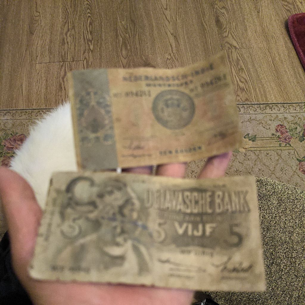 Yang Kertas Belanda kuno 5 Gulden Wayang 1939 dan 1 Gulden sesuai foto