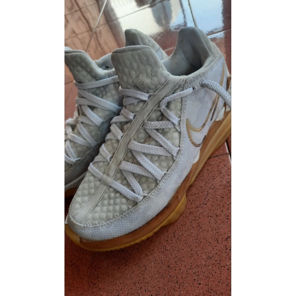 preloved sepatu basket nike lebron