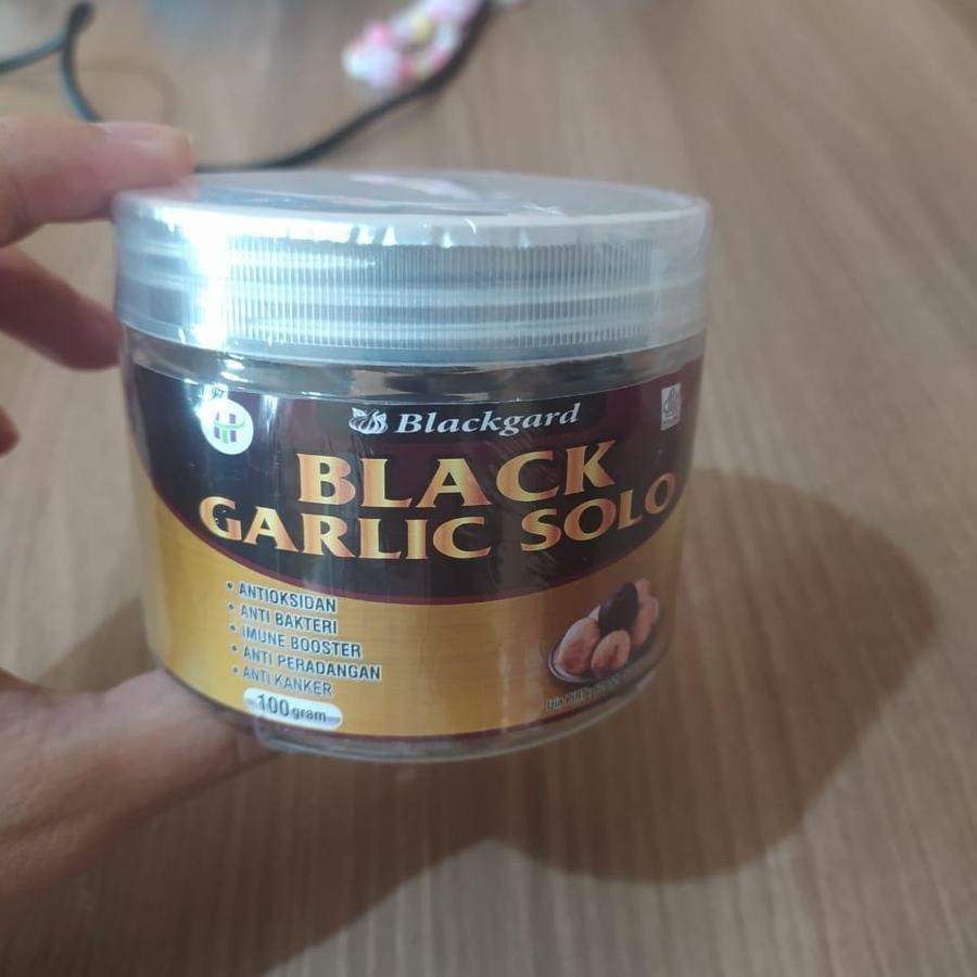 

Blackgard BLACK GARLIC SOLO TUNGGAL PREMIUM JUMBO 100 GRAM Bawang Putih