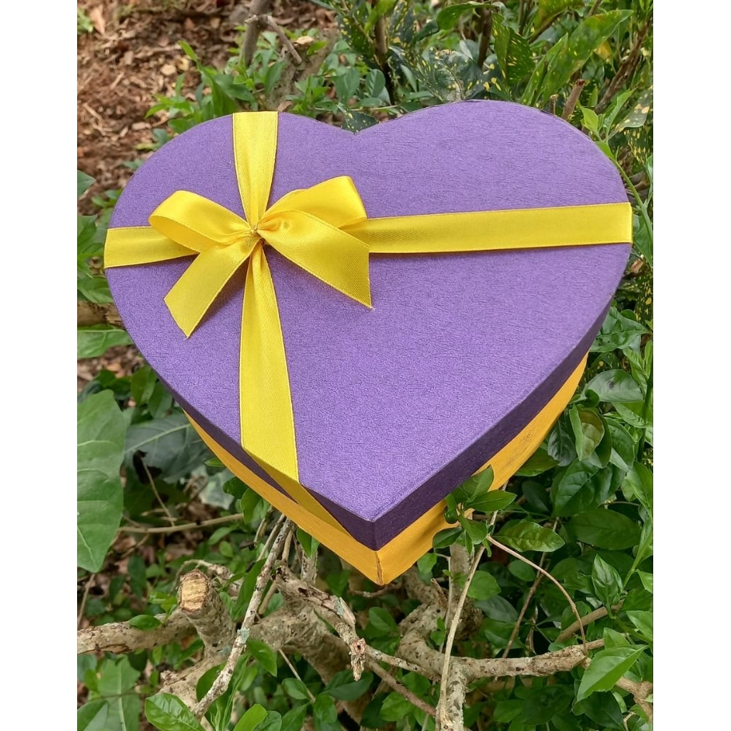 

KOTAK HADIAH 20x20x10