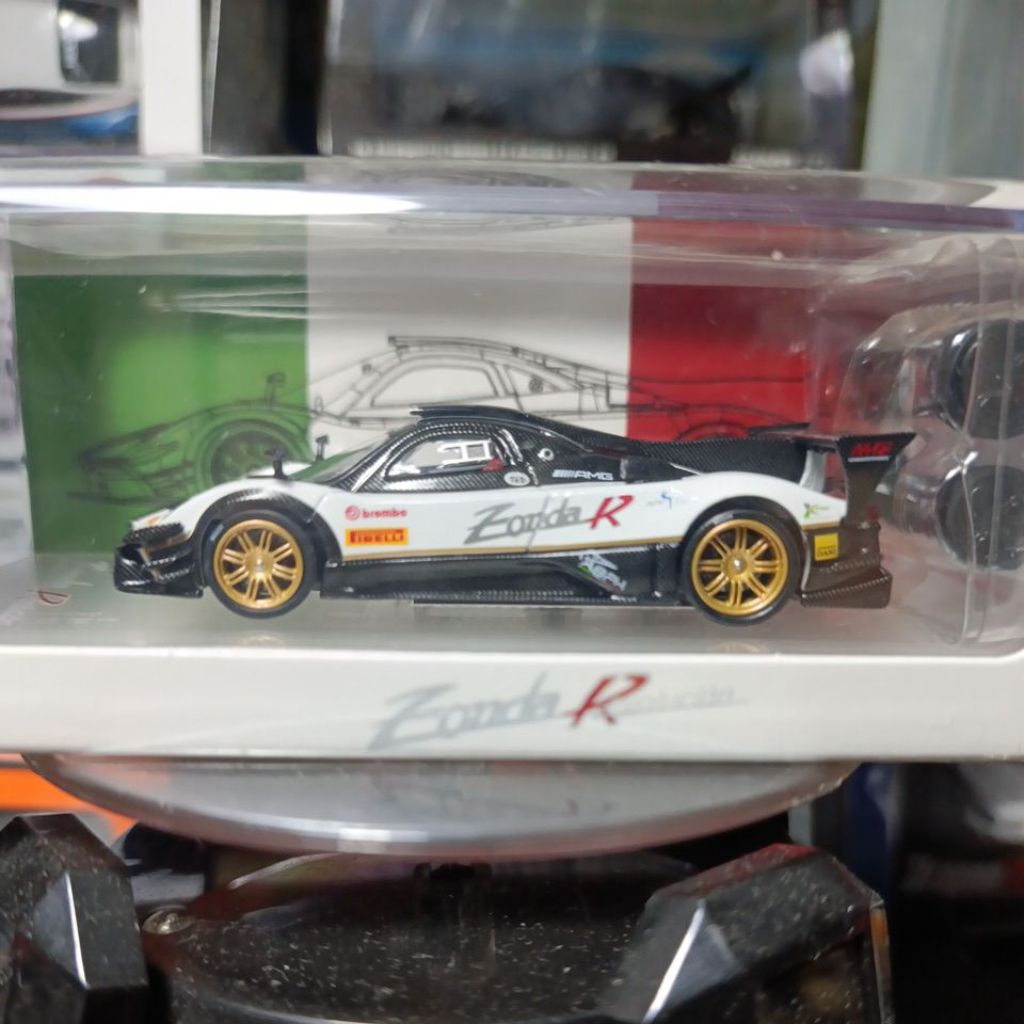 CM Model Pagani Zonda Revolucion