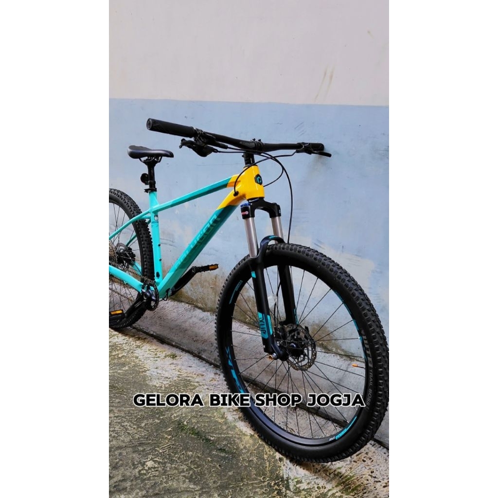 Polygon Xtrada 7 size L (Sepeda gunung / MTB)