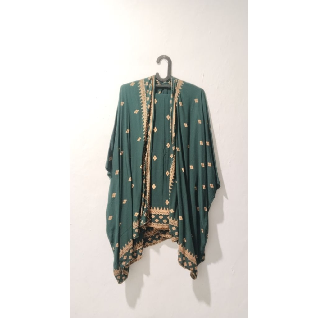 One Set Kebaya Modern Rok Lilit Cardigan Outer Batik Kondangan
