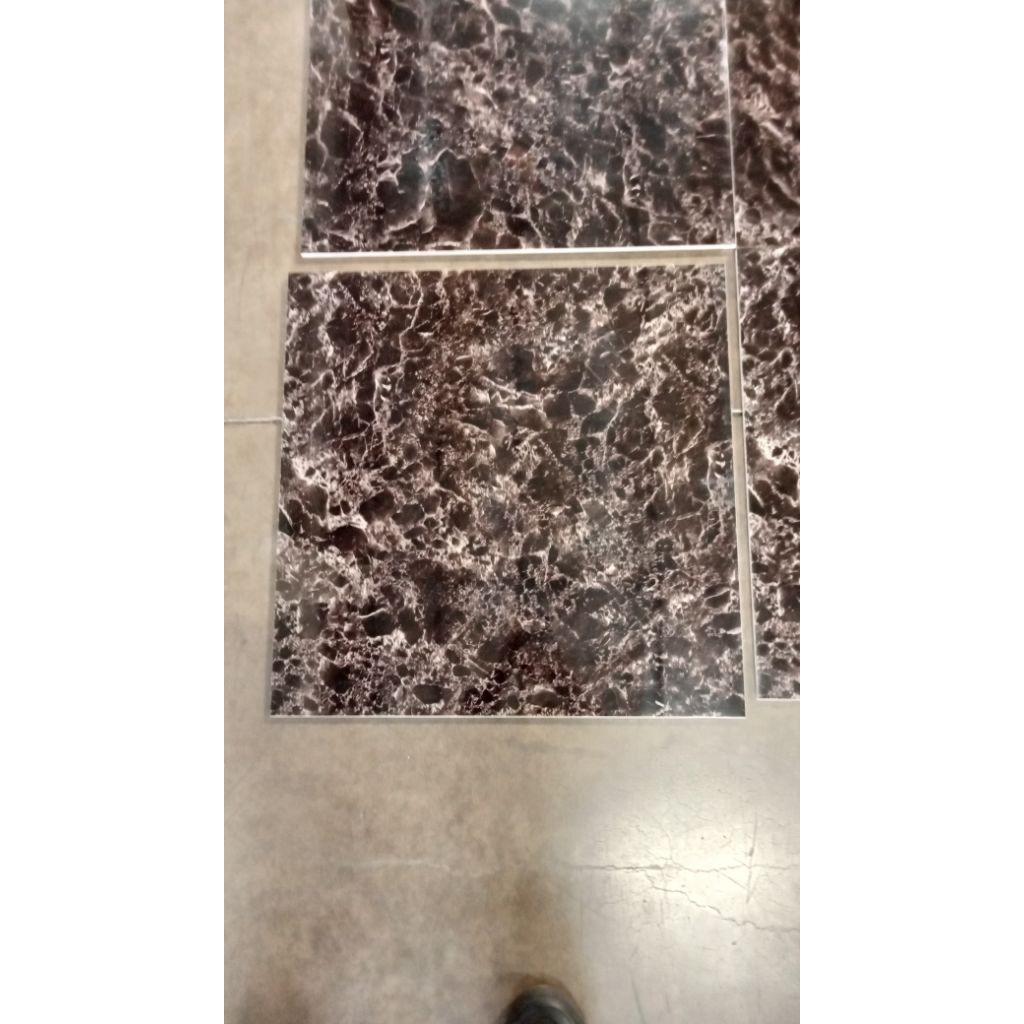 GRANIT LANTAI INFINITI HITAM MARBLE 60X60 GLOSSY RENATO BLACK