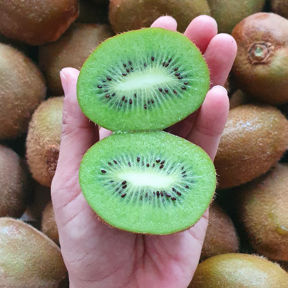 

Kiwi Hijau Italy/Buah Segar Import/Kiwi Hijau
