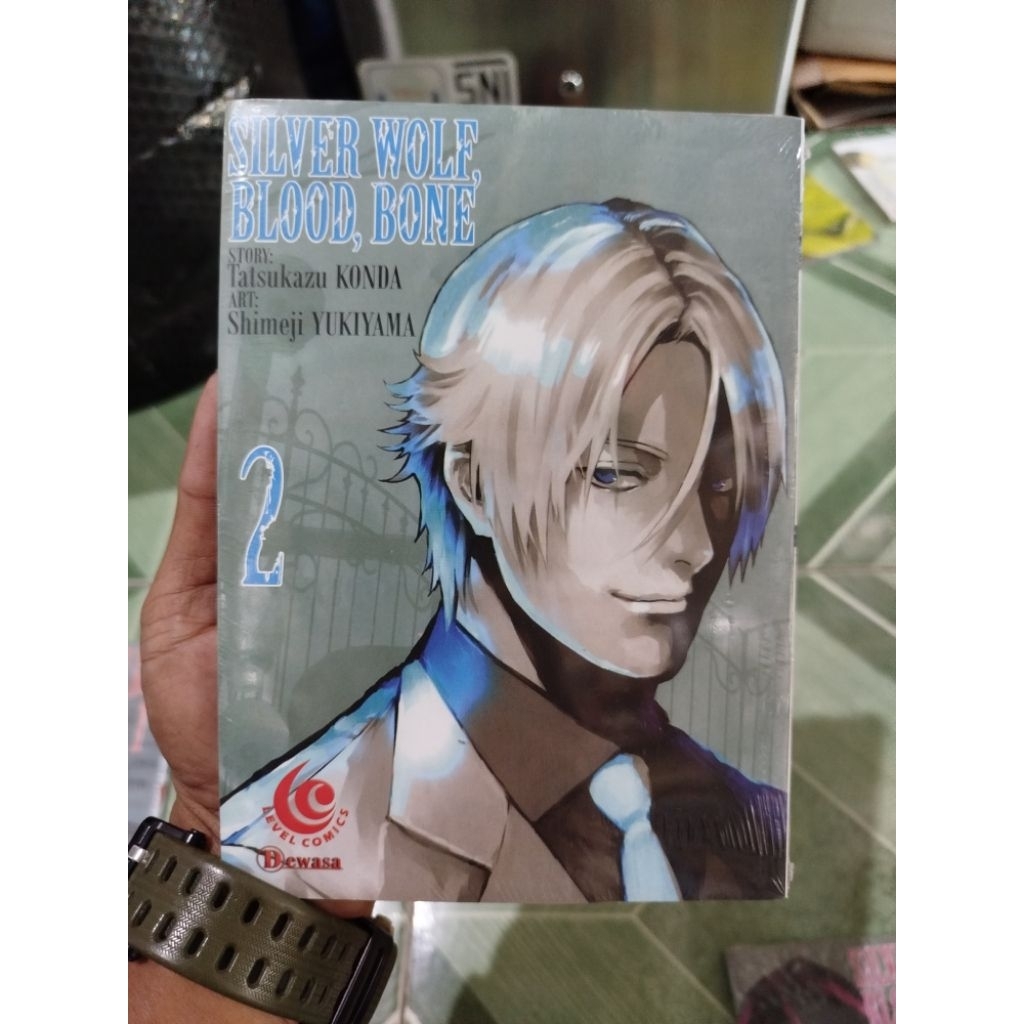 komik silver wolf, blood, bone