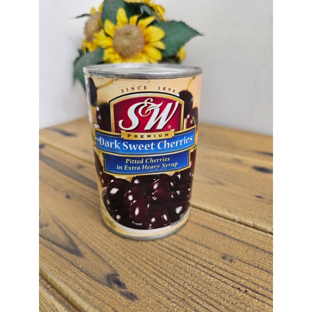 

dark sweet cherries kemasan kaleng 439gr kondisi penyok