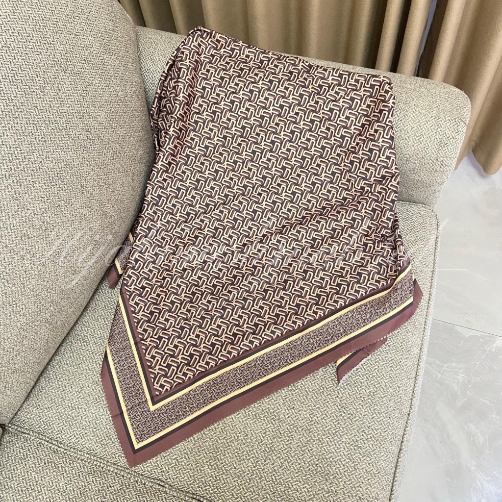 Segi Empat Motif Bunga katun ala Deara Series