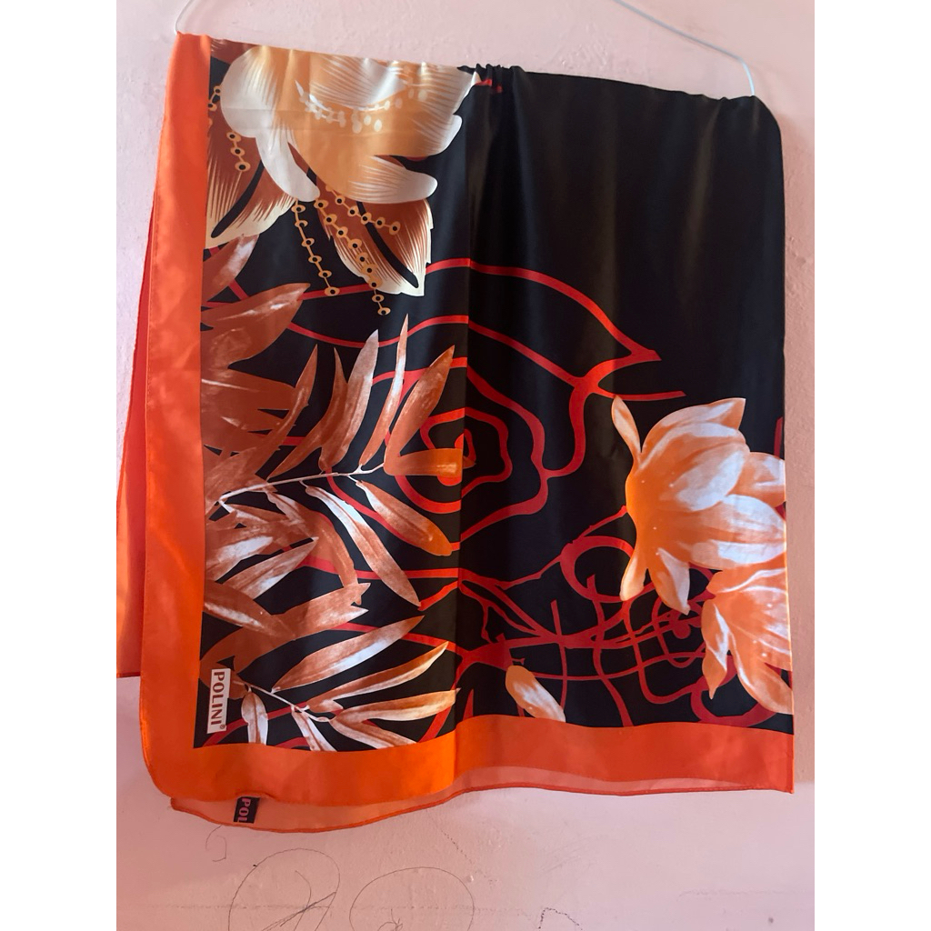 PRELOVED!!!Jilbab SegiEmpat/Hijab SegiEmpat/Jilbab Bunga Bunga