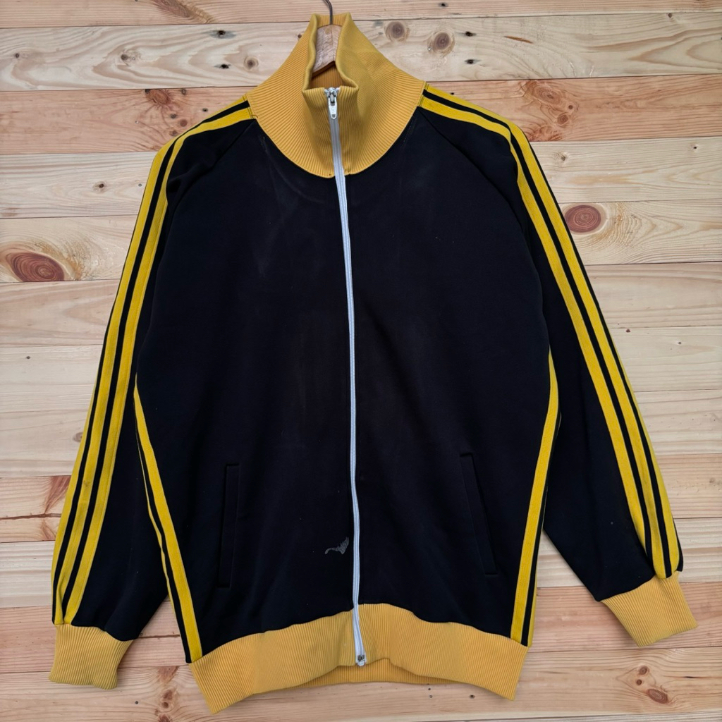 Jaket Tracktop No Brand - Second Very Good Condition Untuk Pria & Wanita