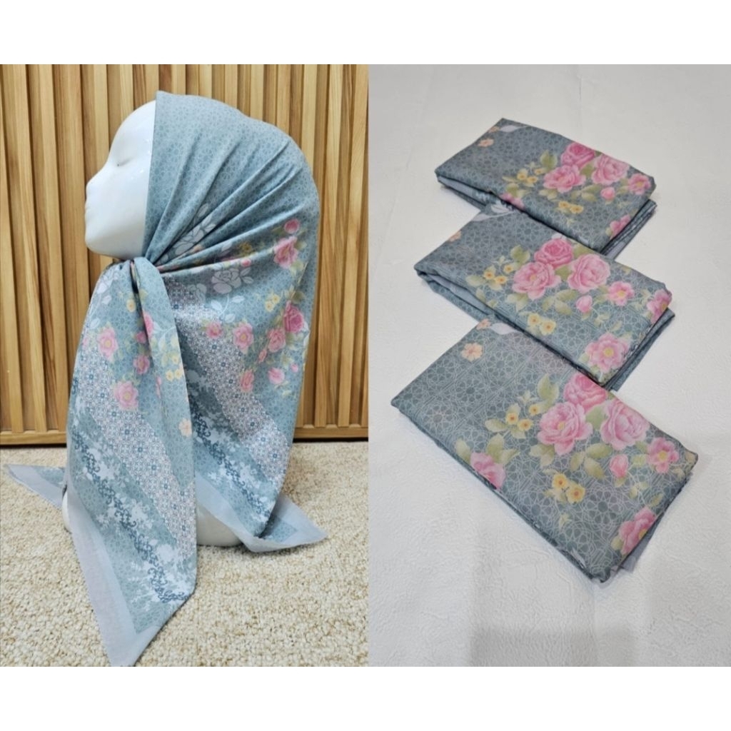 HIJAB SEGI EMPAT VOAL MOTIF BUNGA BIRU MUDA KOMBI PINK