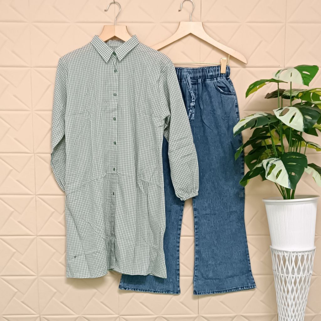 Setelan Tunik Motif Kotak-Kotak Dan Celana Jeans Cutbray Terbaru Setelan Celana Terlaris
