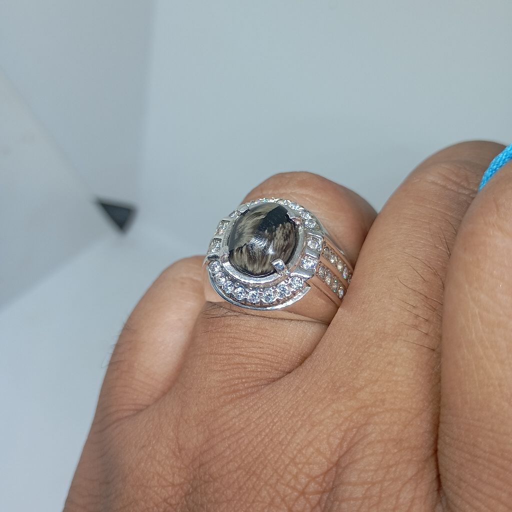 Bulu macan Basaltic tiger glass Lumajang