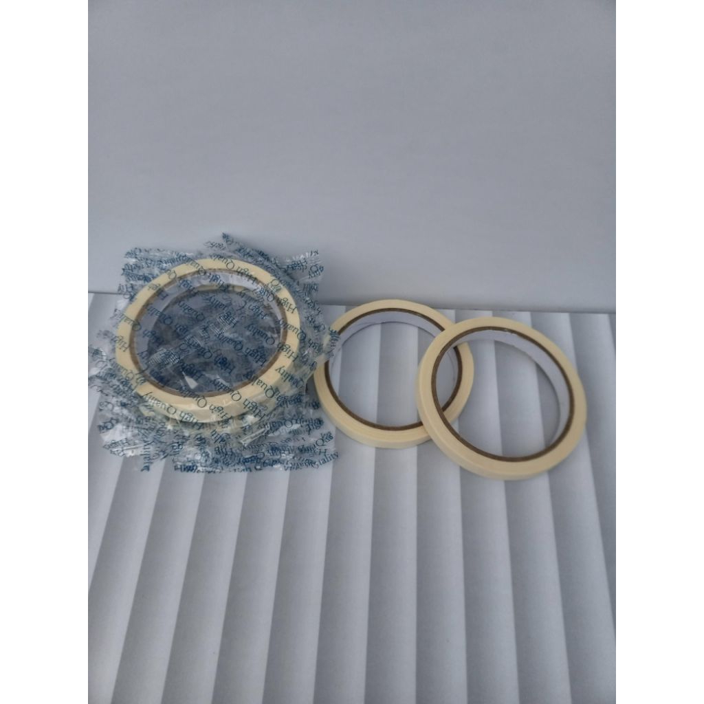 

Masking tape//lakban kertas 1/2 inch(12mmx 25 yard)//isolasi kertas//selotip//lakban