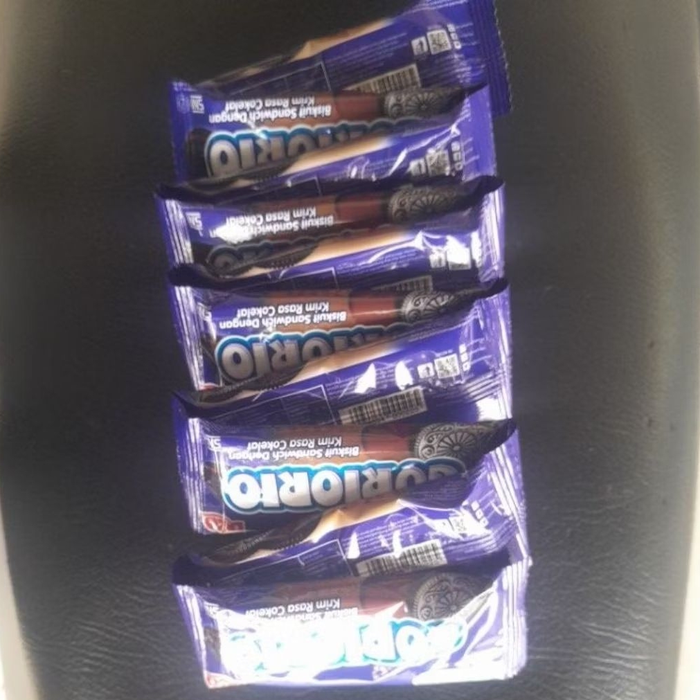 

GORIORIO COKLAT ISI 10 PCS