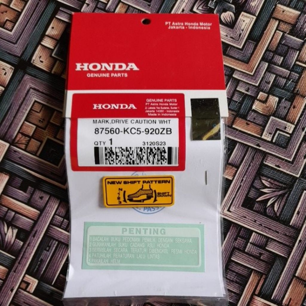 stiker sticker batok kepala c70 c700 c800 astrea 800 supercup original