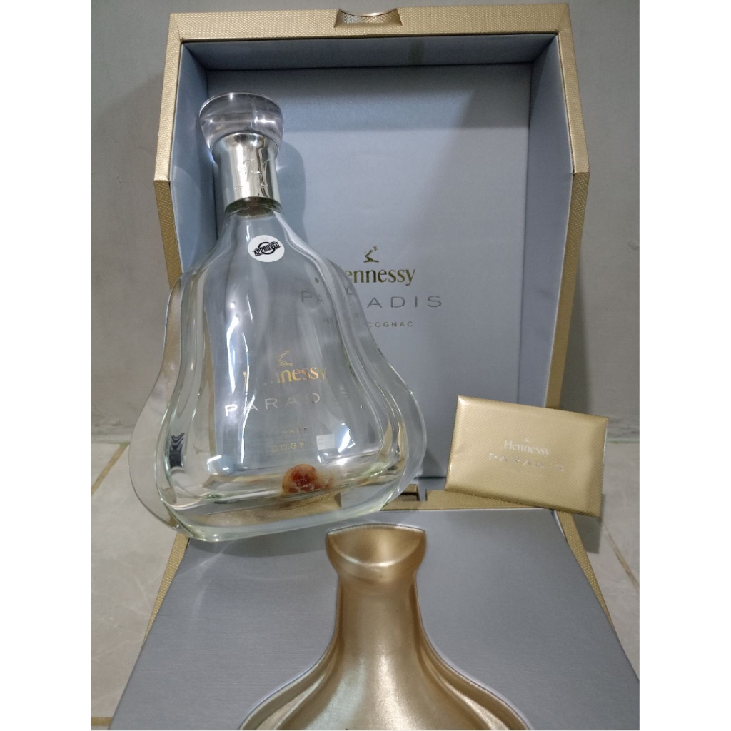 botol bekas Hennesy paradis