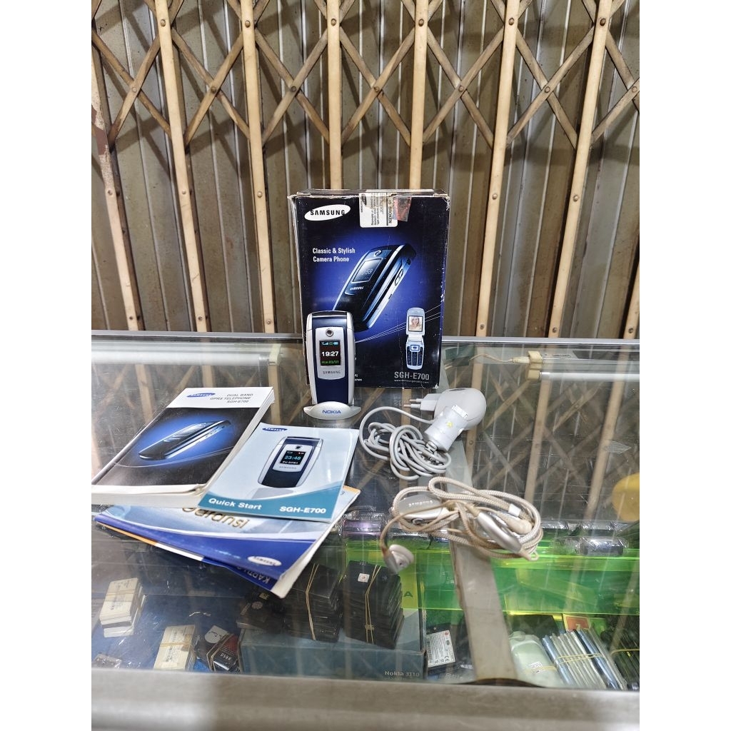 Samsung SGH E700 Full Original mulus fullset all operator spesial anti lacak