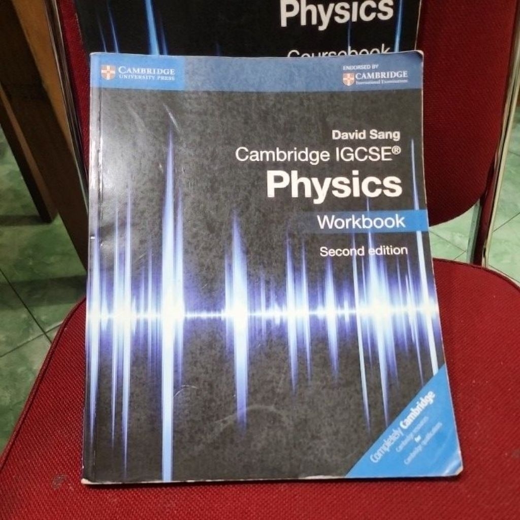 CAMBRIDGE IGCSE PHYSICS (WORKBOOK)