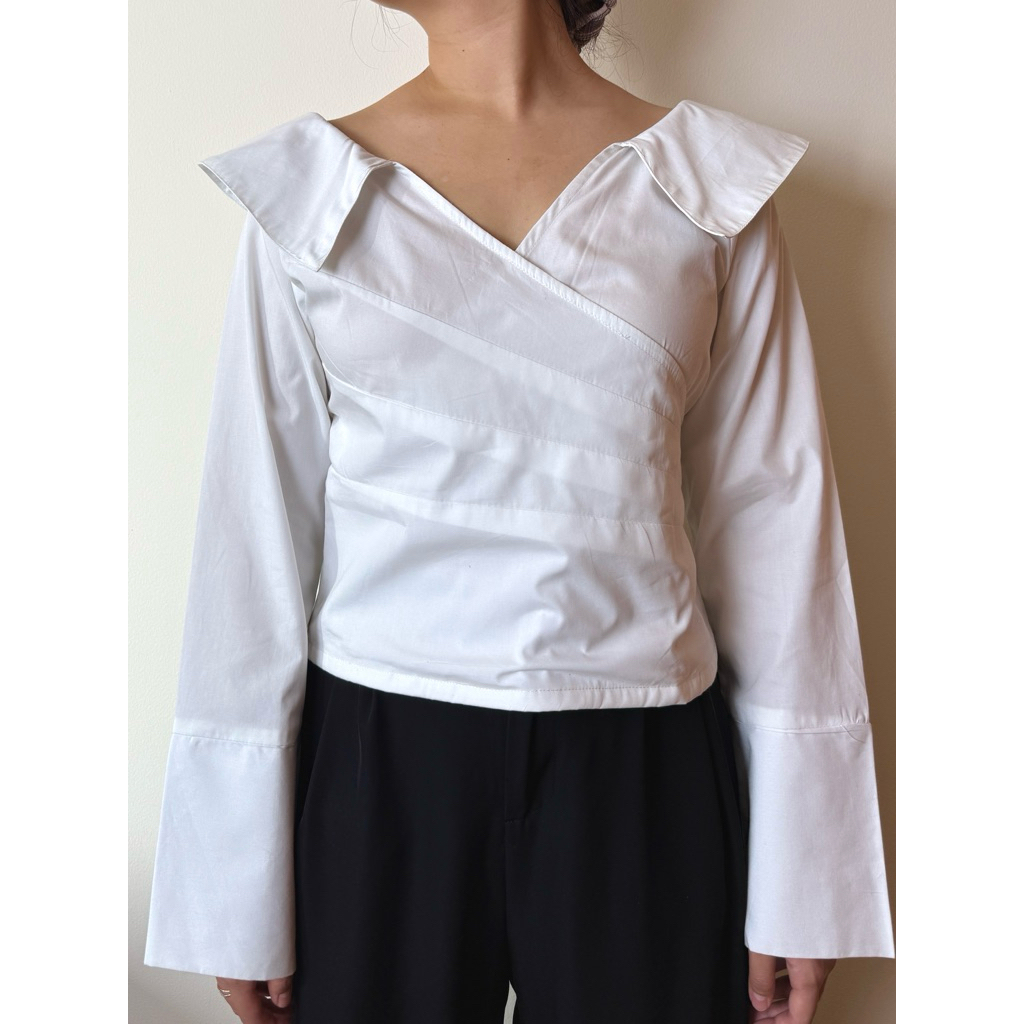 Blouse Wanita Putih Wrap V Neck Off Shoulder Lengan Panjang