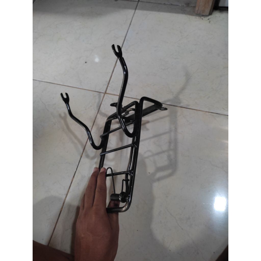 rak depan Suzuki rc80/rc 100 warna hitam
