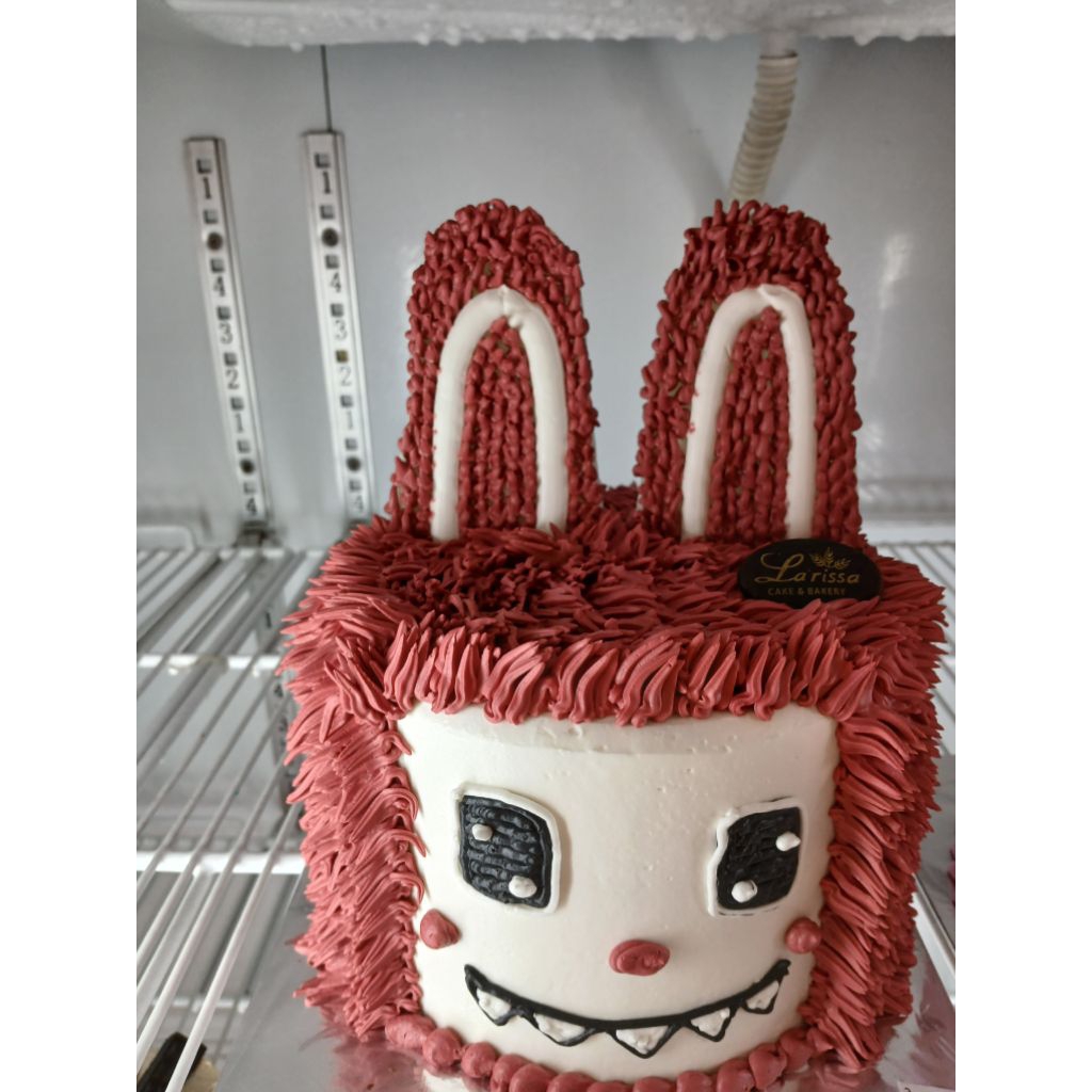 

Kue ulang tahun Labubu