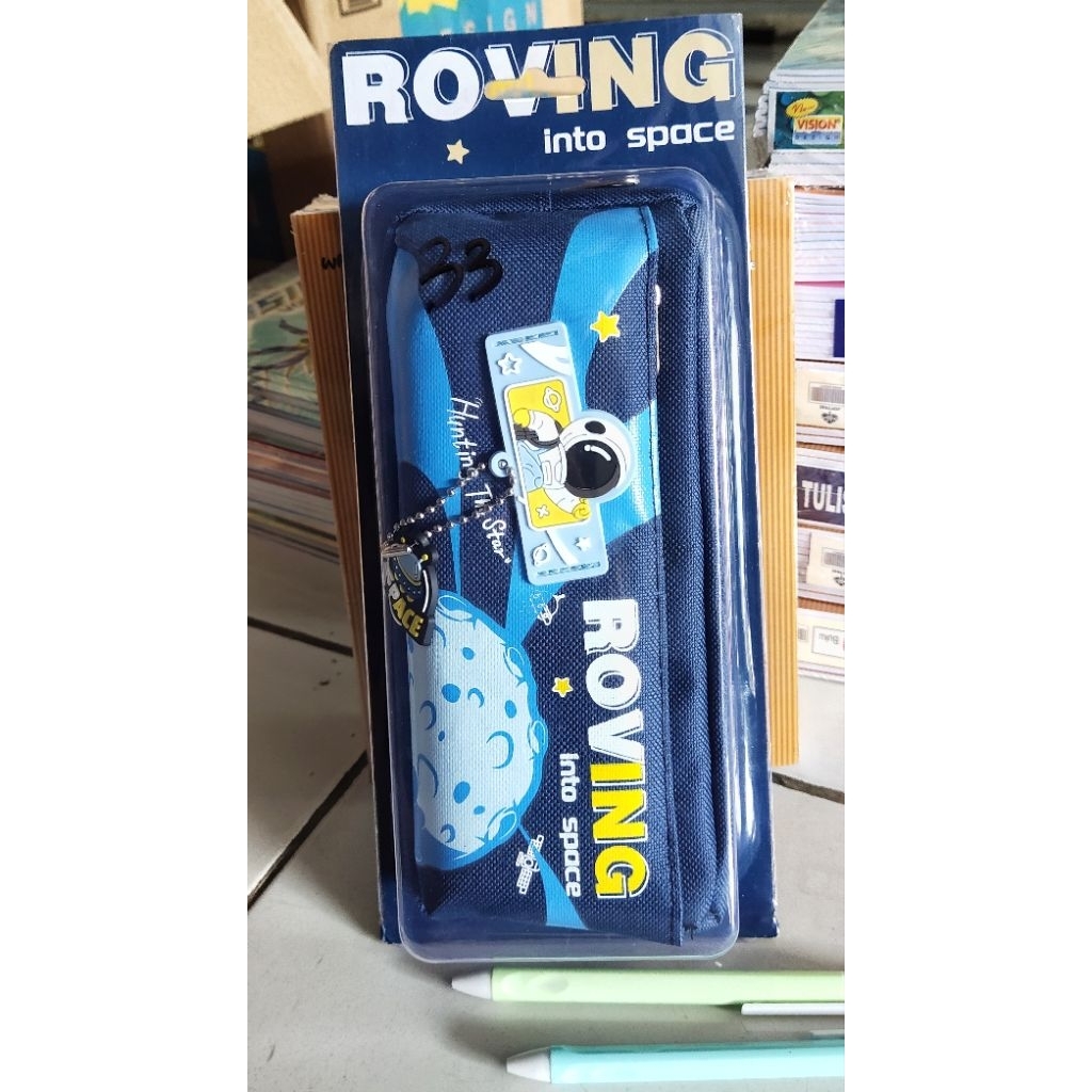 

Tempat pensil anak laki laki