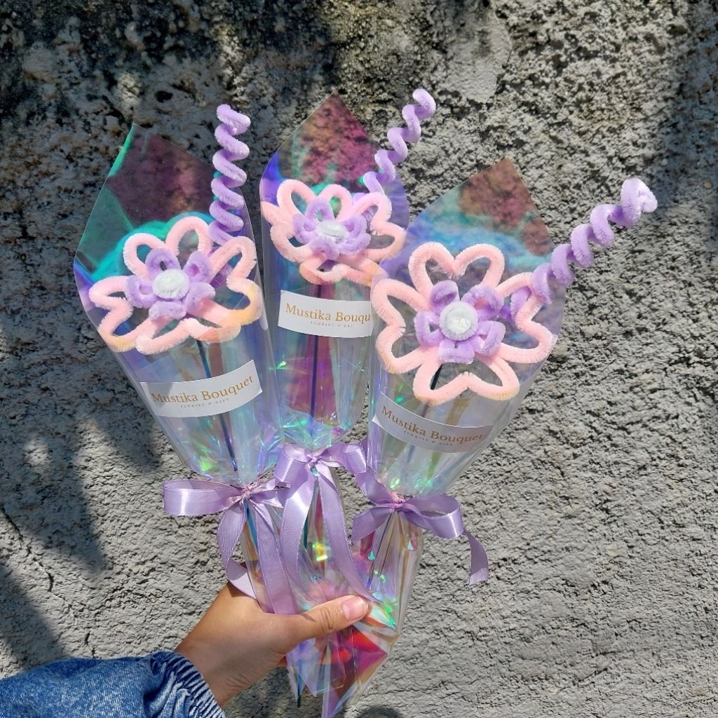 

Buket bunga hologram|Buket pipe cleaner| Buket kawat bulu
