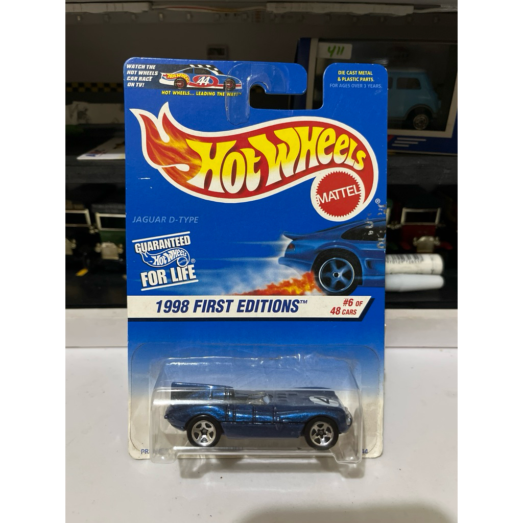 Hot Wheels Blue Card Colelector Jaguar D-Type