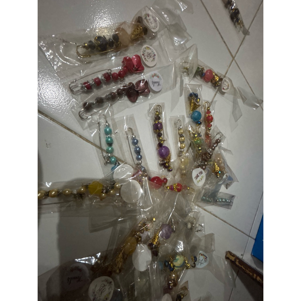 bros jilbab yang di design untuk souvenir pernikaha, souvenir acara wedding