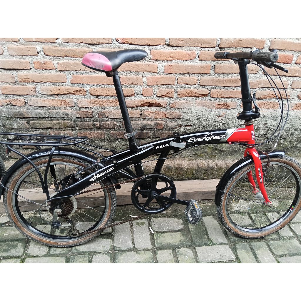 Sepeda lipat evergreen ukuran 20 bekas siap pakai.