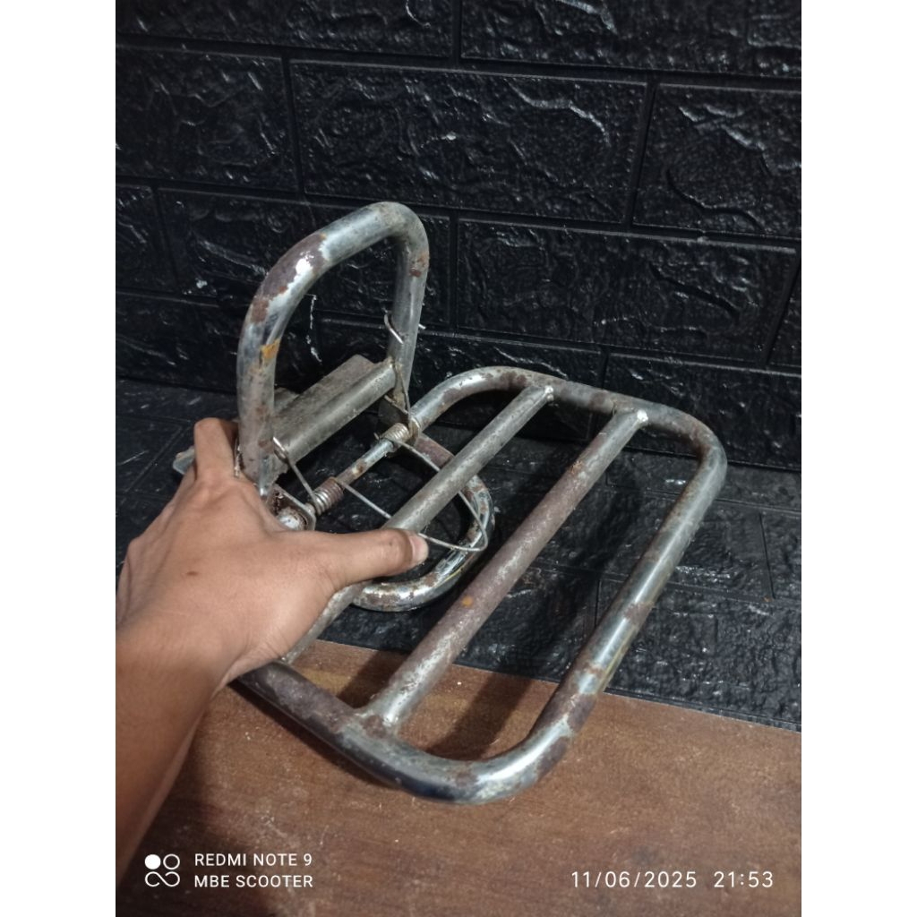 backrack rak belakang vespa