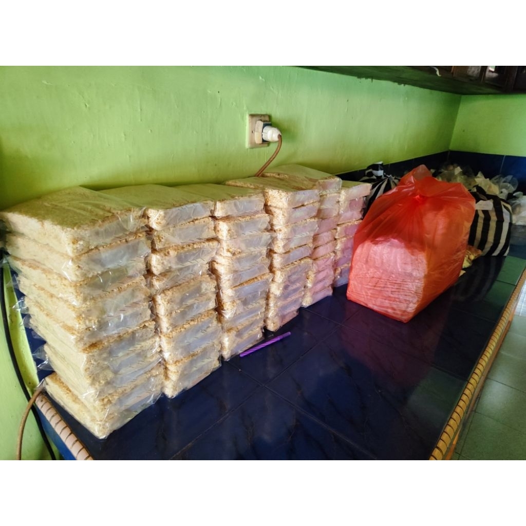 

KUE GIPANG KETAN MANIS JAJANAN TRADISIONAL