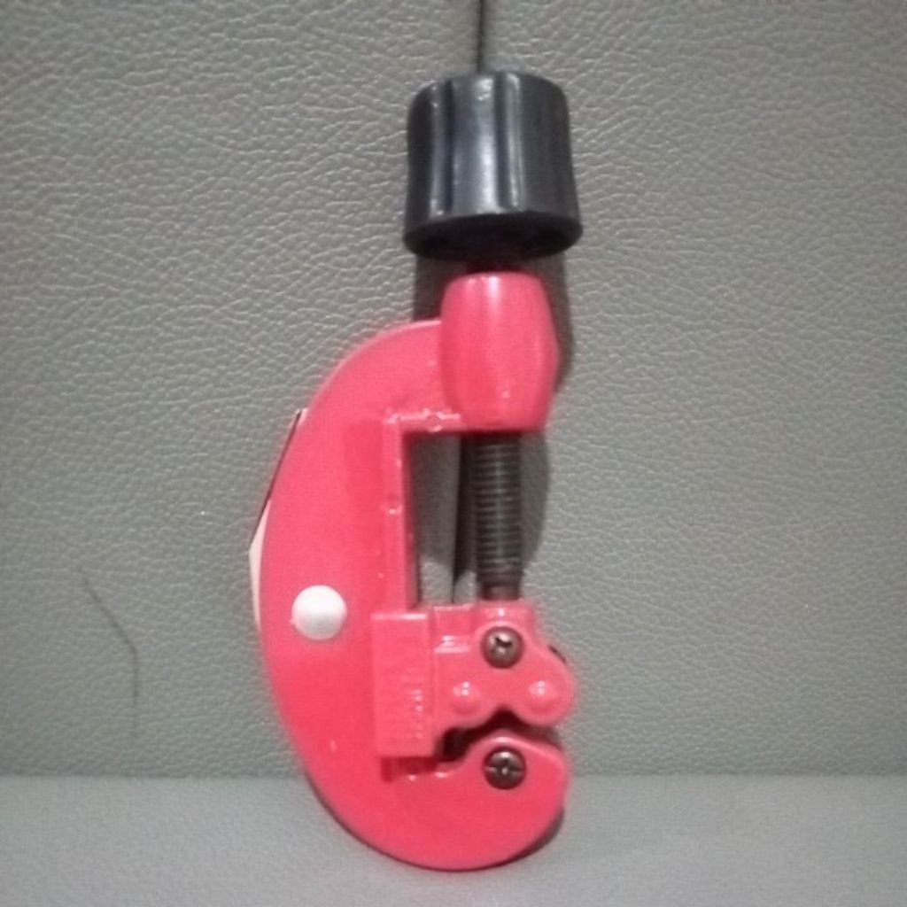 

Tubing Cutter Alat Pemotong Pipa Ac