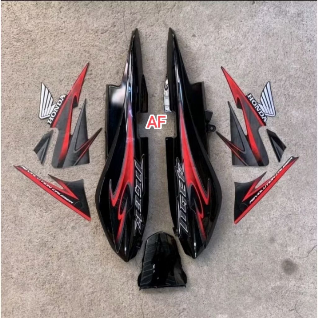 COVER BODY BELAKANG HONDA TIGER REVO TIREV SET STRIPING MERAH
