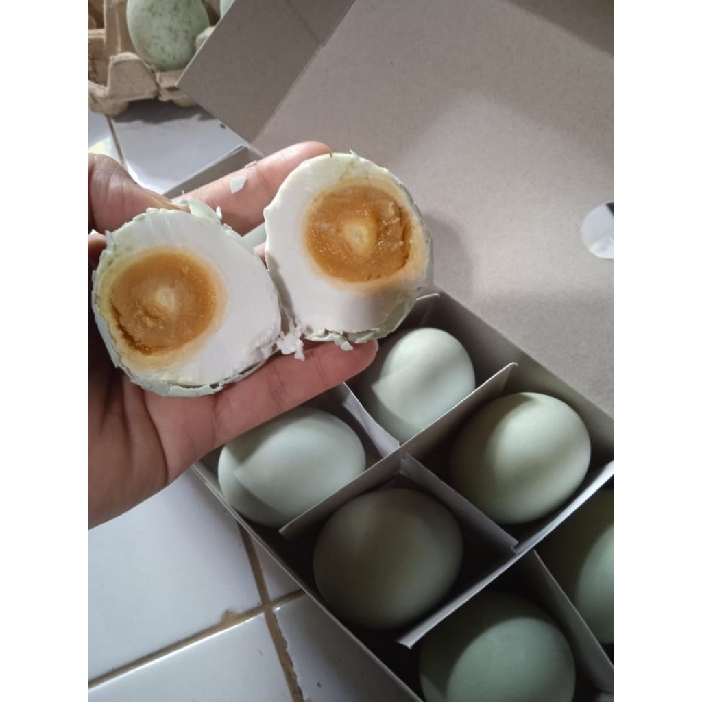 

Telor asin matang masir dan berminyak SIZe besar