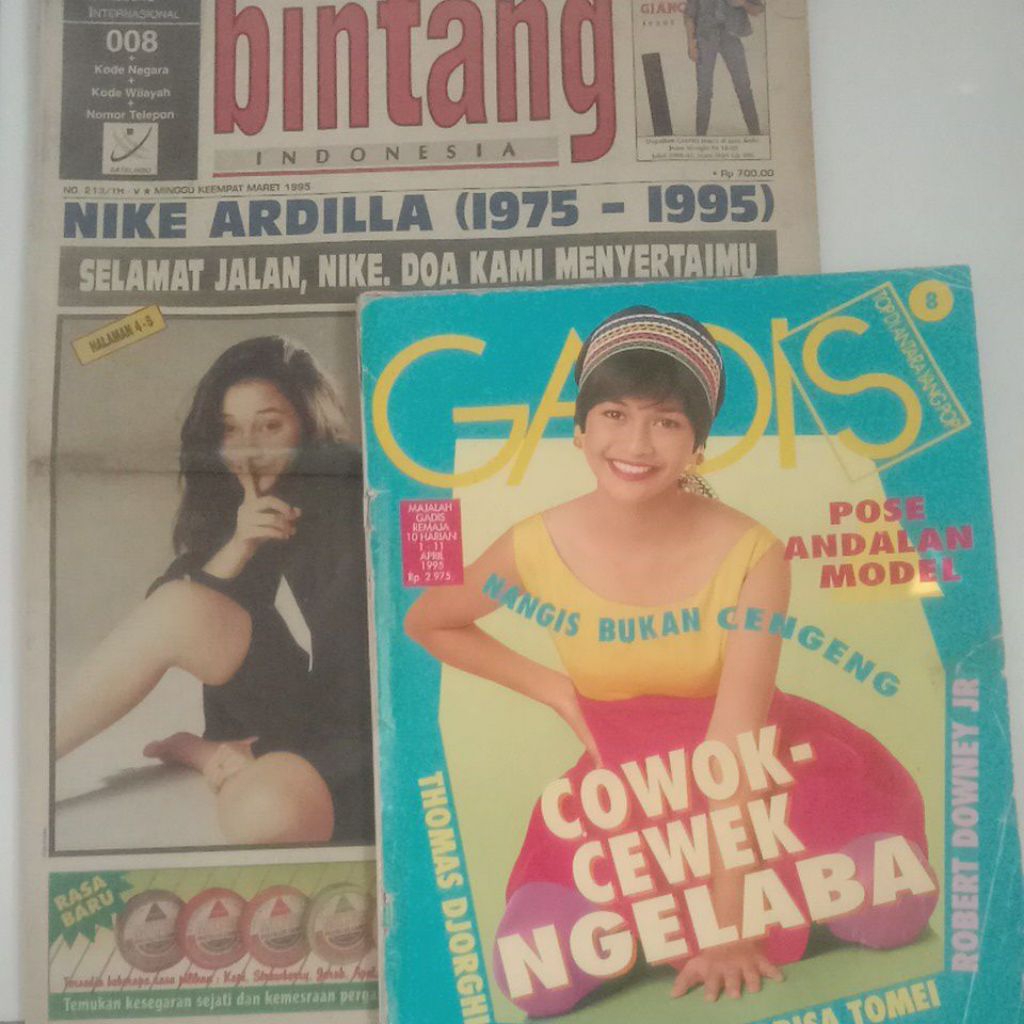 Paket Tabloid & Majalah Tahun 1995 Edisi Kepergian Nike Ardilla
