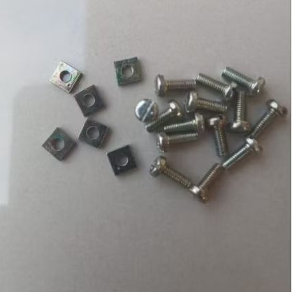 100 pcs baut  mur jp kecil plus mur kotak.  M3X8 obeng min