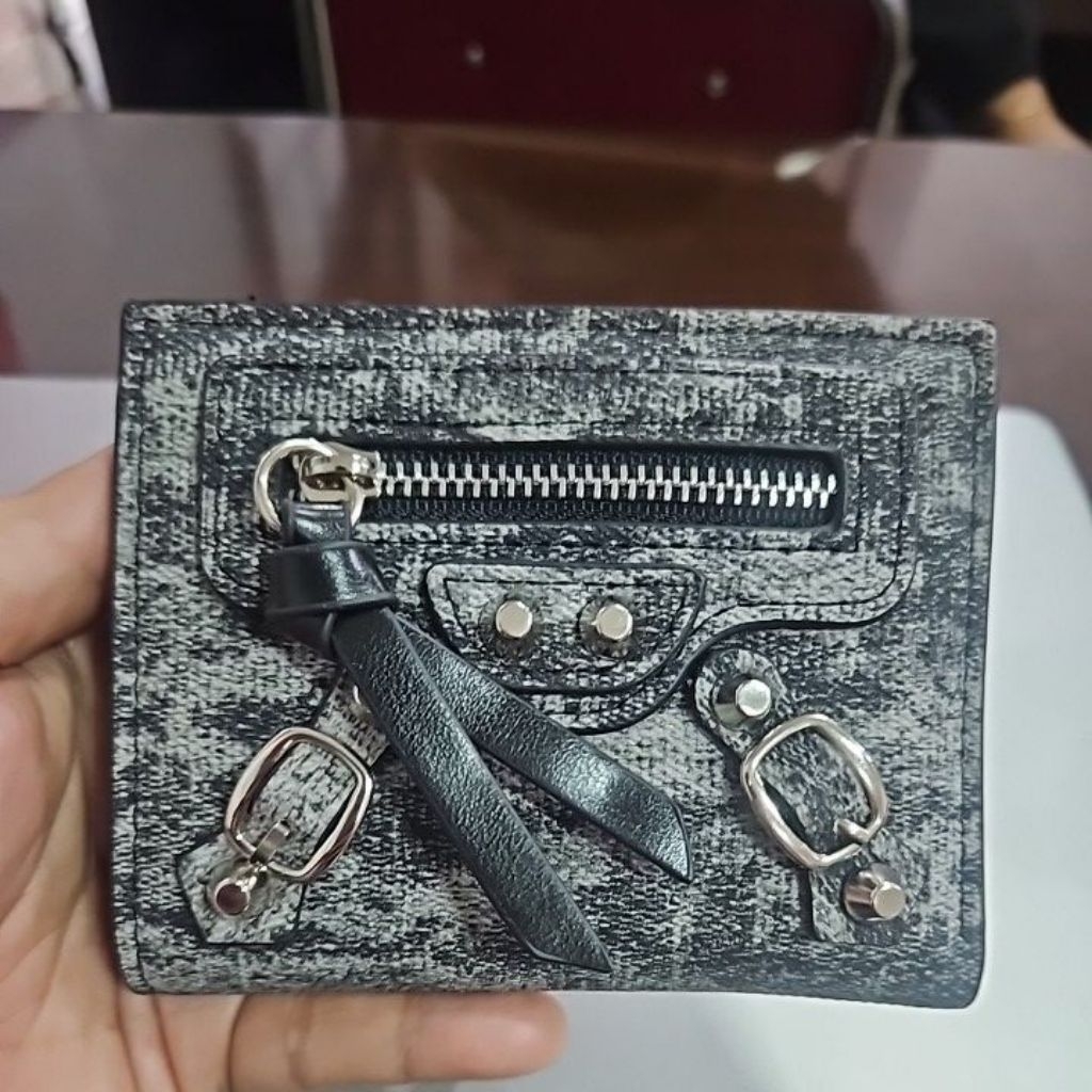 dompet walet ala2 Balenciaga