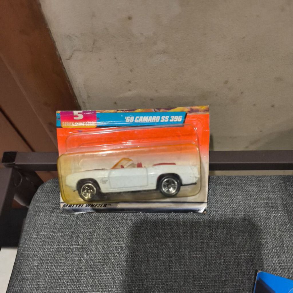 Matchbox 69 Camaro Ss 396 White Putih 1998