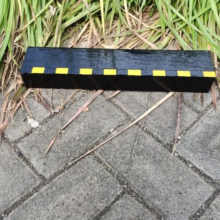 Peron Stasiun Kereta Api - miniatur kereta api kayu surabaya