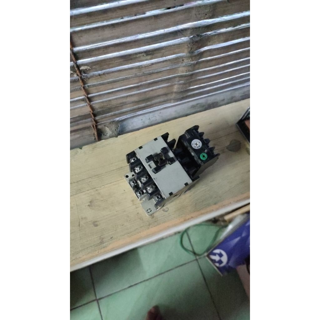 KONTAKTOR BEKAS 3 PHASE