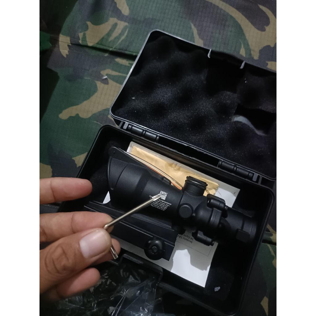 trijicon acog 4x25 zoom